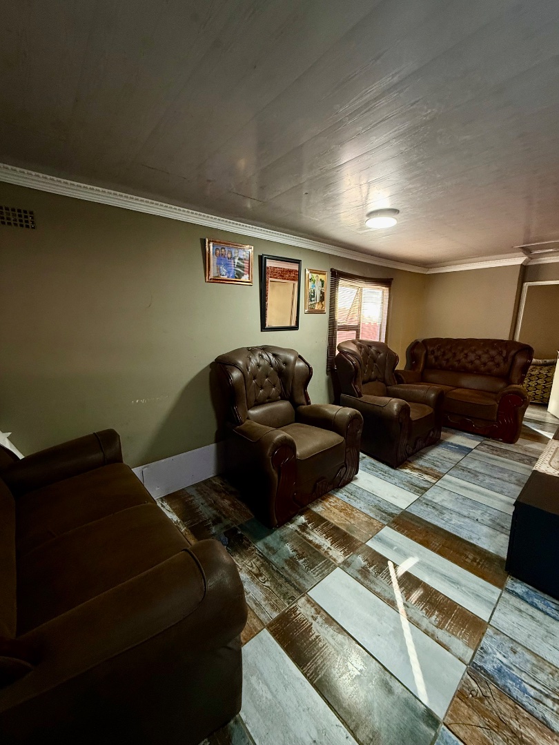 3 Bedroom Property for Sale in Wallacedene Western Cape